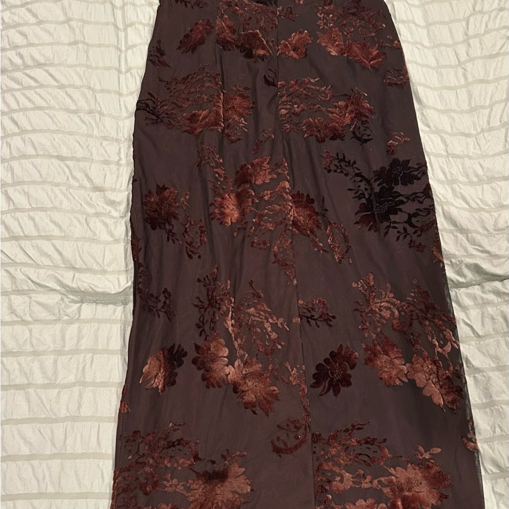 Showpo Black Off-Shoulder Velvet Floral Midi Dress - Picture 5 of 5